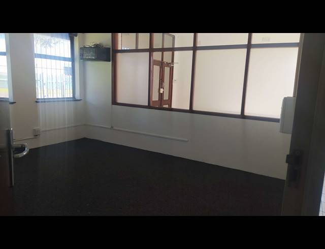 1,381M² WAREHOUSE TO LET IN EPPING INDUSTRIAL